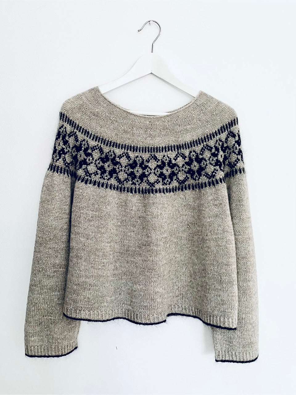 Night Blooms Sweater knitting pattern by Espace Tricot, photo 1