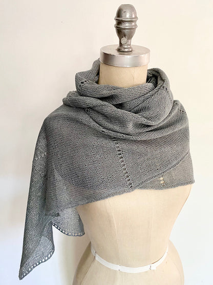 Aisé knitting pattern from the 10 Shawls eBook by Espace Tricot
