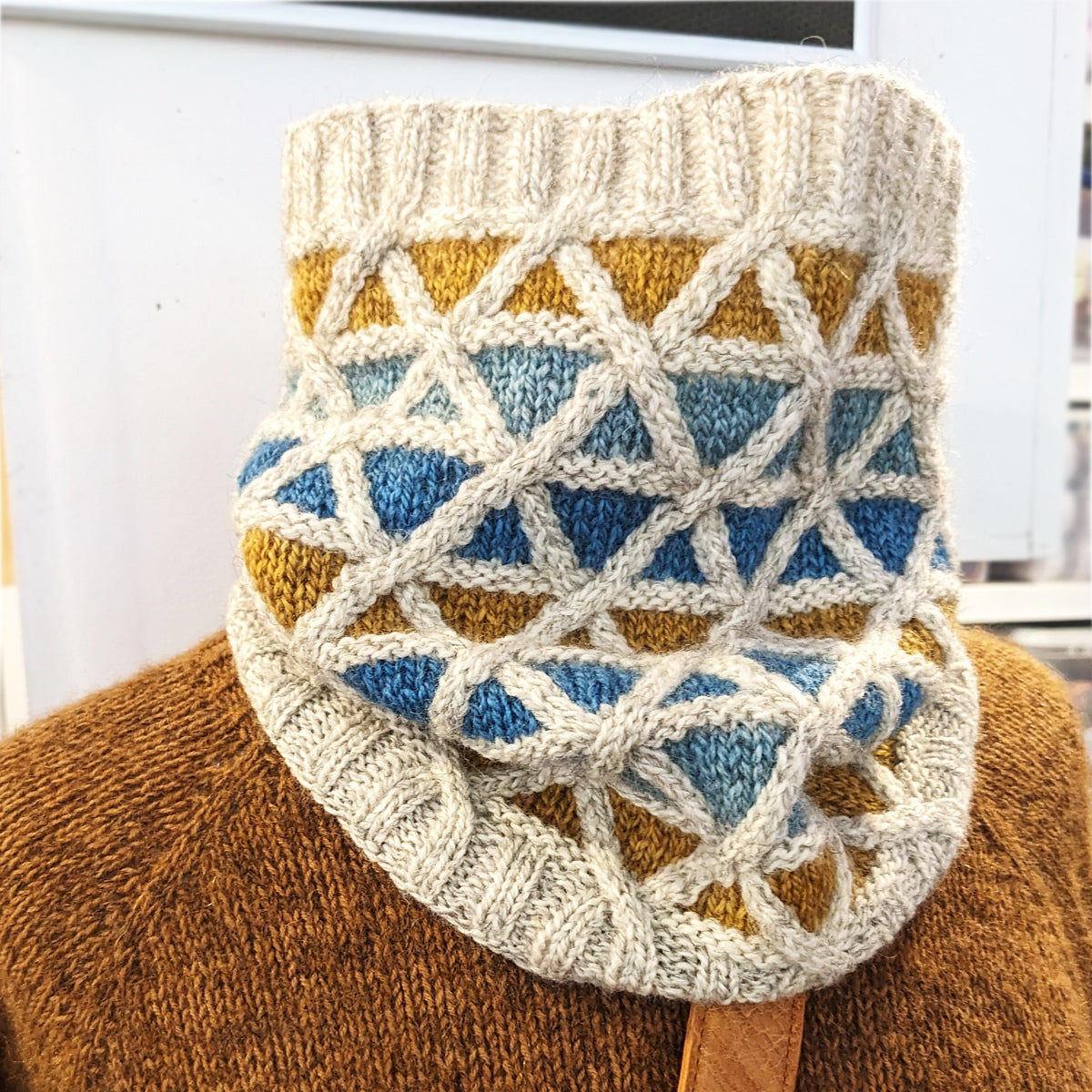 Expo 67 Cowl knitting pattern from the Expo 67 eBook by Espace Tricot
