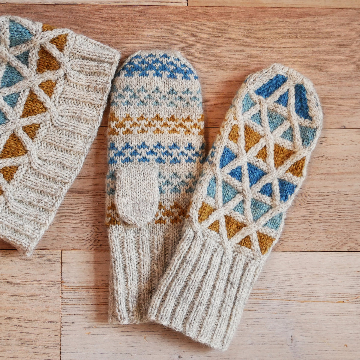 Expo 67 Mittens knitting pattern from the Expo 67 eBook by Espace Tricot