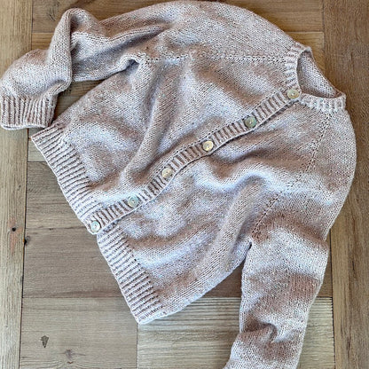 Warm-up Cardi knitting pattern by Espace Tricot, photo 1
